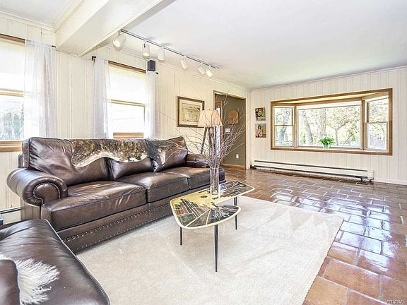 3rd image of 61 Hillview Ave