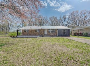 1608 Meadows Dr, Corinth, MS 38834