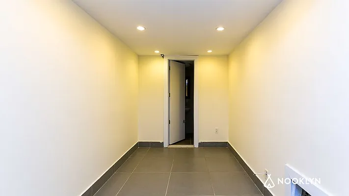 Rented by Nooklyn NYC LLC | media 34