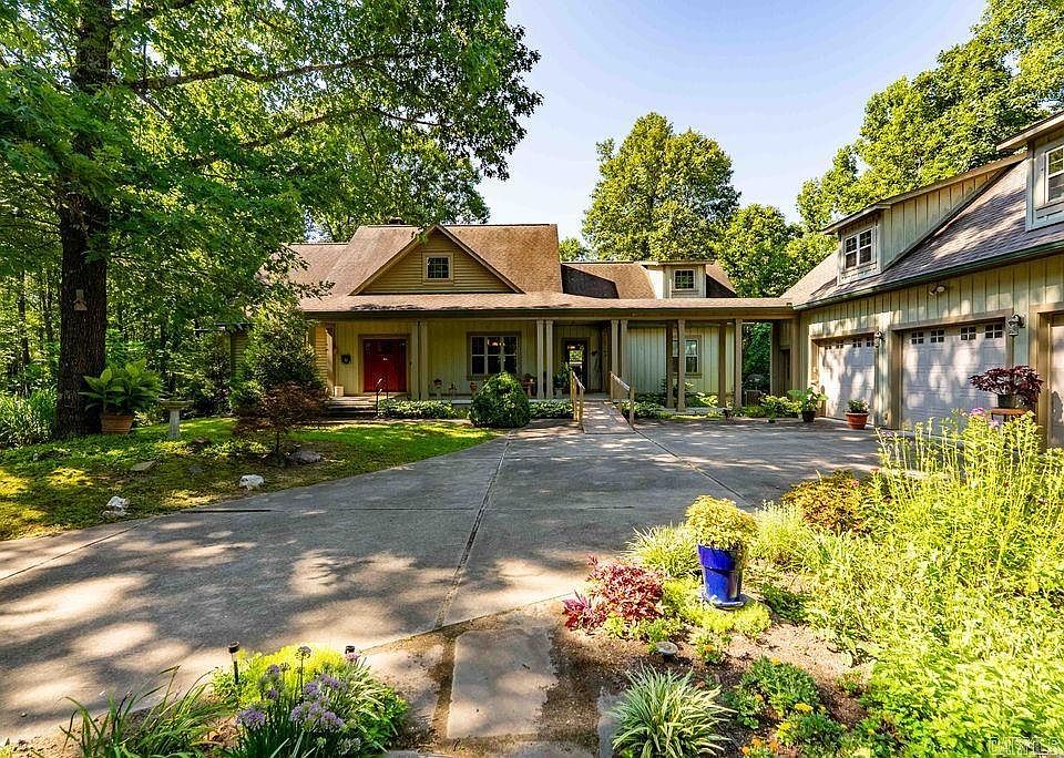 1st image of 387 Pryor Dr