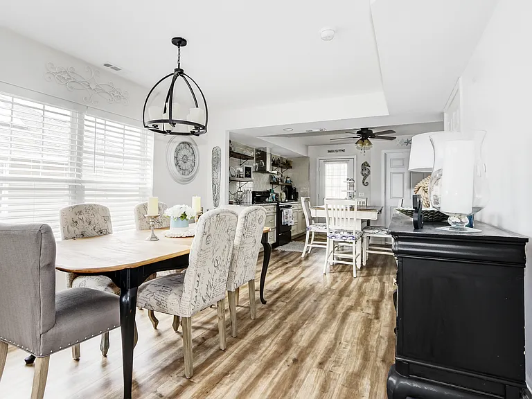 107 Chesapeake Bay Ct — Photo 5