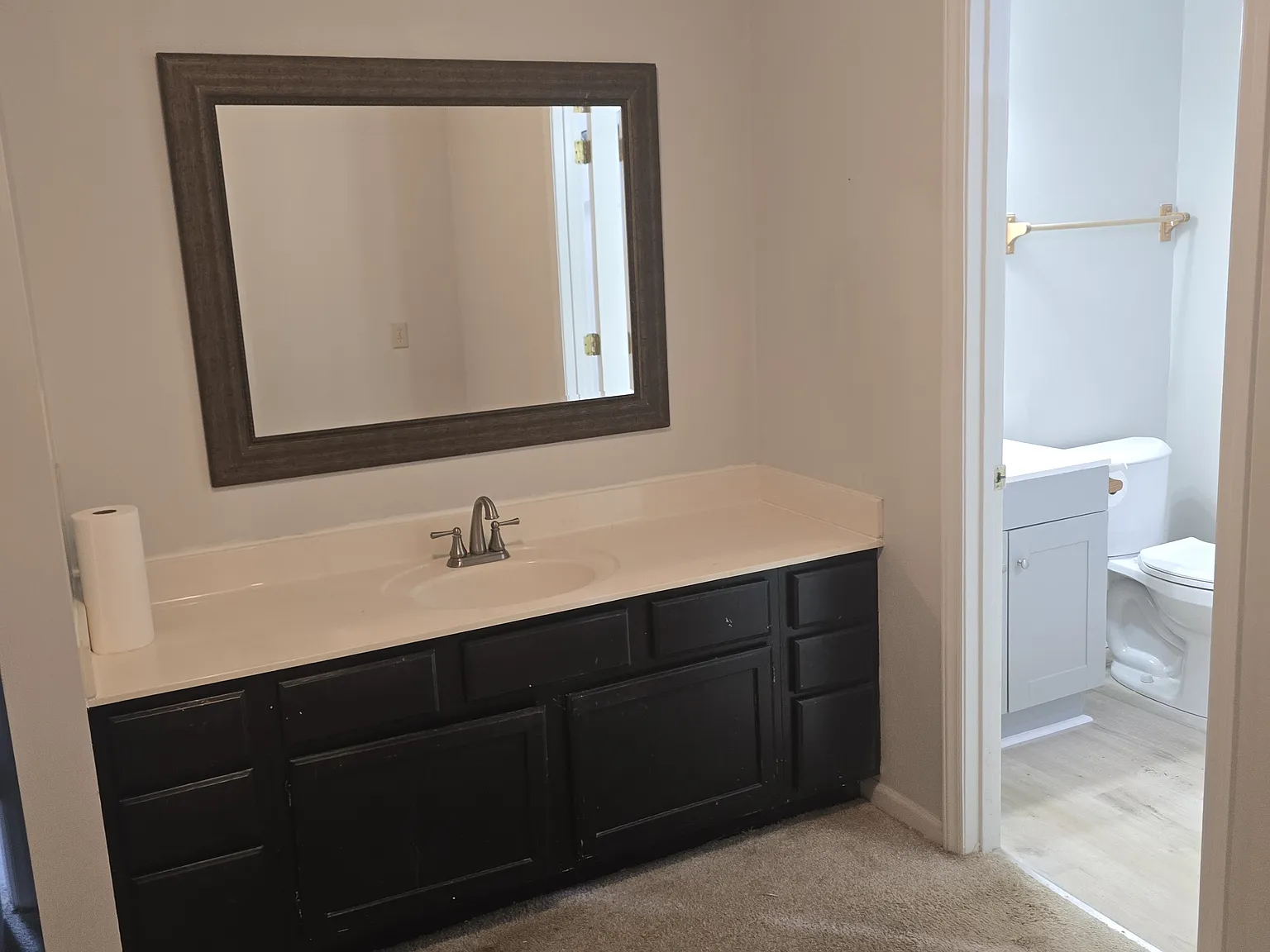 3 bed, 2.5 bath, 2534 sqft, $2,100 — Photo 2