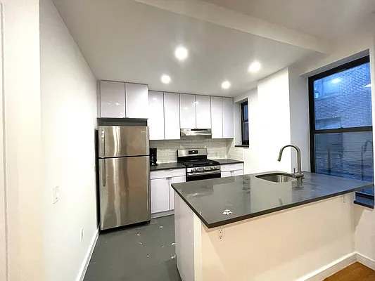 Rented by Bohemia Realty Group | media 9