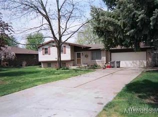 48100 Fuller Rd, Chesterfield, MI 48051