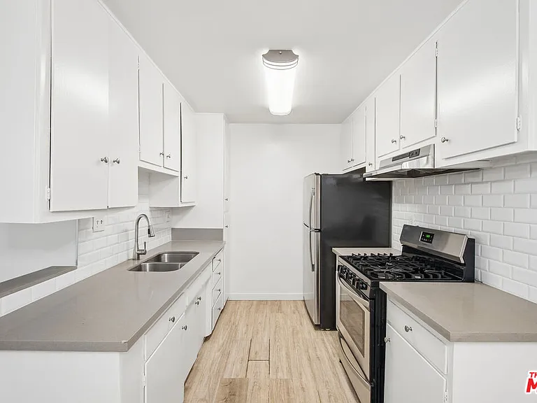 7540 Hampton Ave #202 — Photo 5