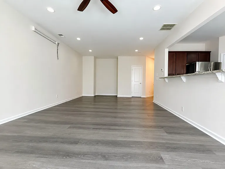 13440 Gardiner Ln — Photo 3