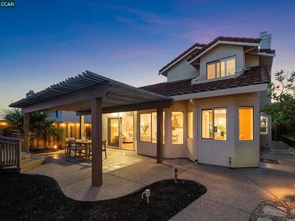 6525 Ridgewood Dr, Castro Valley, CA 94552