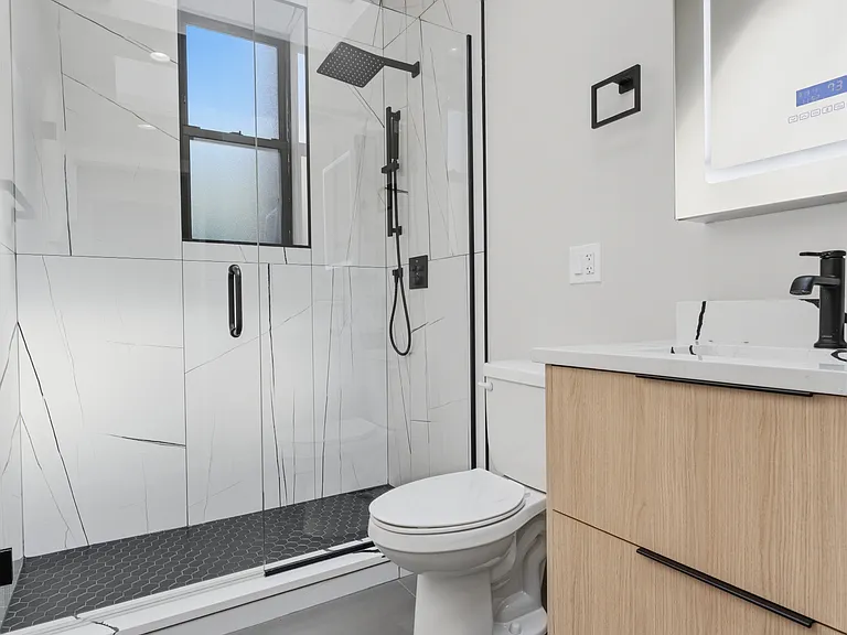 7518.5 N Eastlake Ter #1 — Photo 13
