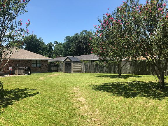 4th image of 30632 Anderson Dr