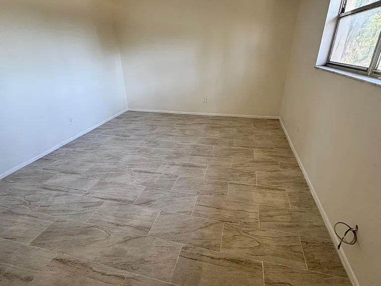 2629 Broadway #16 — Photo 8