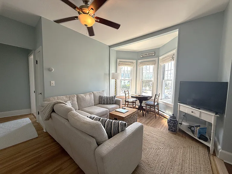 12 Catherine St #3 — Photo 3