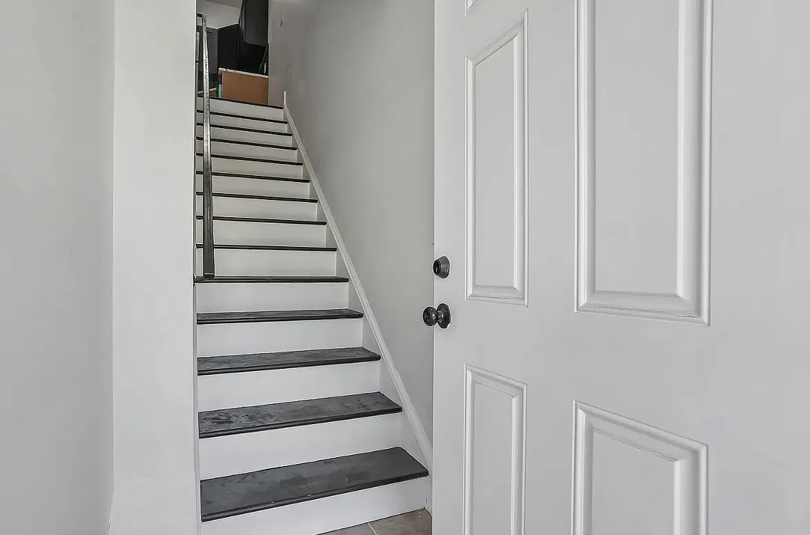 2 bed, 1100 sqft, $1,660 — Photo 2