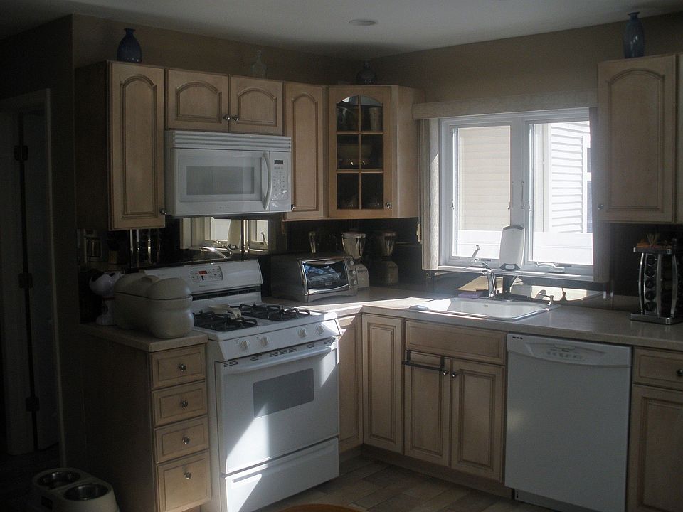 1st image of 262 Richard Ave