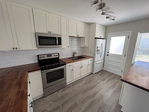4th image of 612 Sturdivant Ave