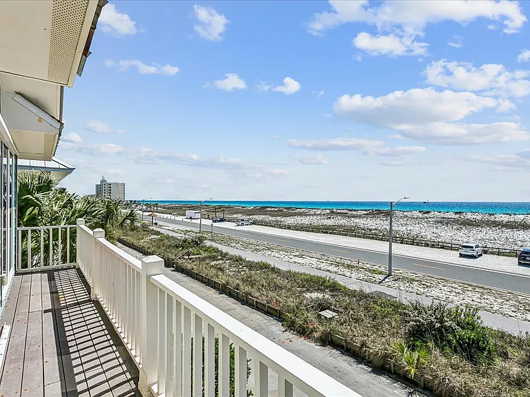 1070 Fort Pickens Rd — Photo 36
