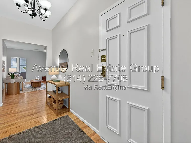 5559 Pershing Ave #1F — Photo 6