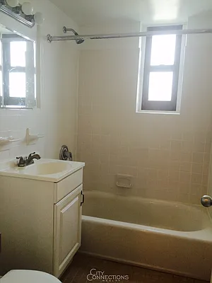 Rented by City Connections Realty | media 20