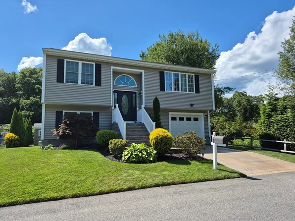 589 Bartlett St, New Bedford, MA 02745