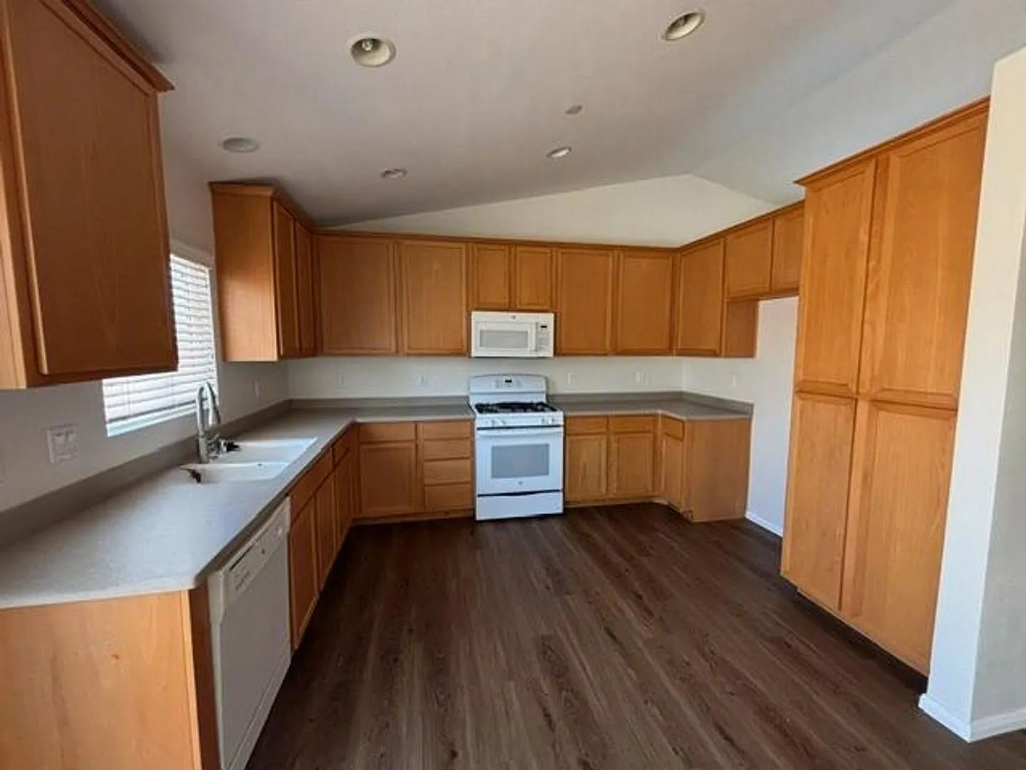 1085 Spud Moreno St., Calexico — Photo 3
