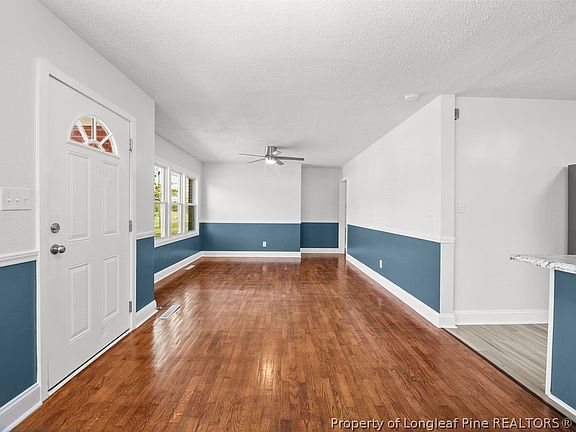 4th image of 819 Sandalwood Dr