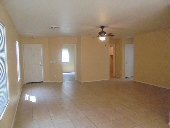 3rd image of 11848 W Roanoke Ave