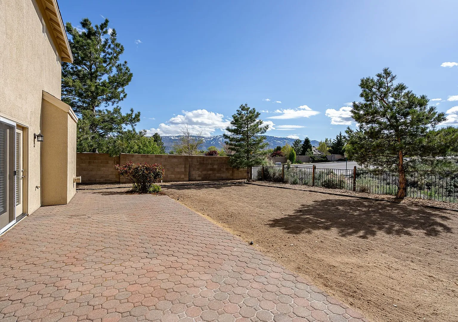 Tranquil Northwest neighborhood! — Photo 2