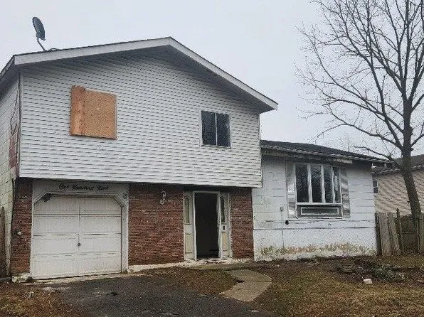 109 Branch Avenue, Central Islip, NY 11722