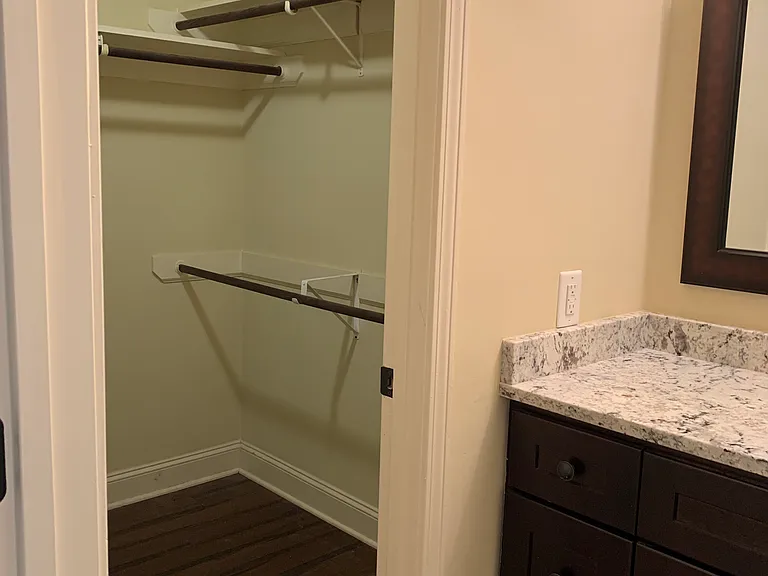 710 Powell Dr — Photo 32