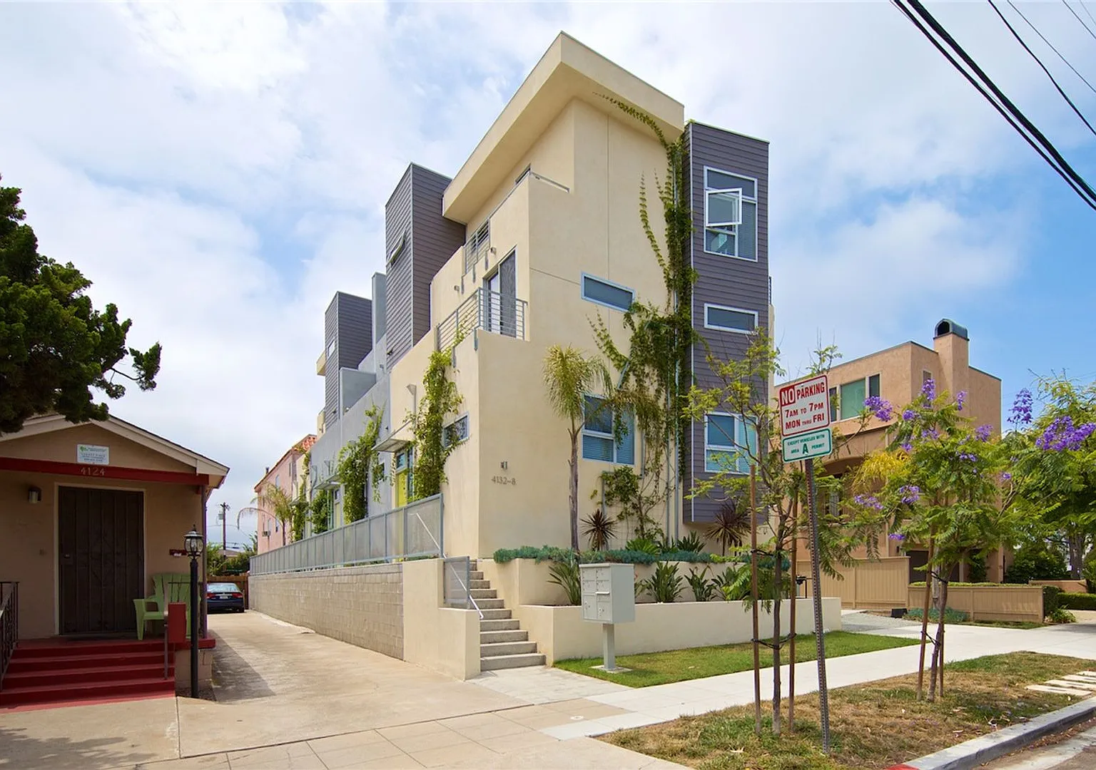 Beautiful 2-Bedroom Townhome in Hillcrest with Private Balconies & Attached Garage — Photo 1