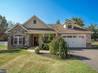904 Richards Ave, Douglassville, PA 19518