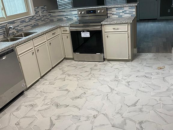 2nd image of 309 Countryside Dr