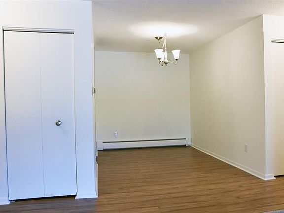 4th image of 119 Fair St APT 10