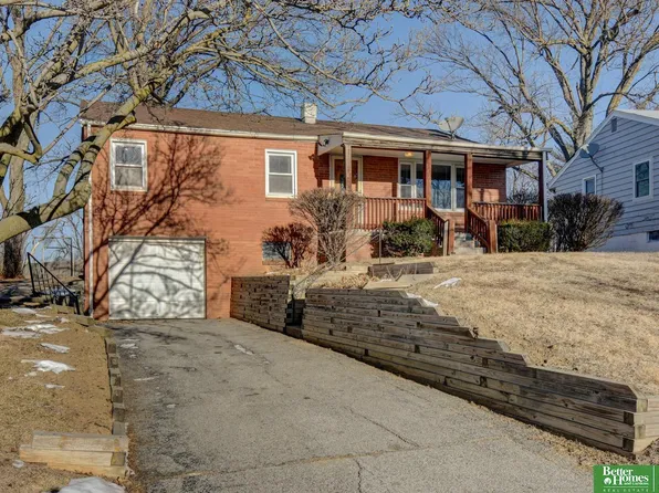 5824 Larimore Ave, Omaha, NE 68104