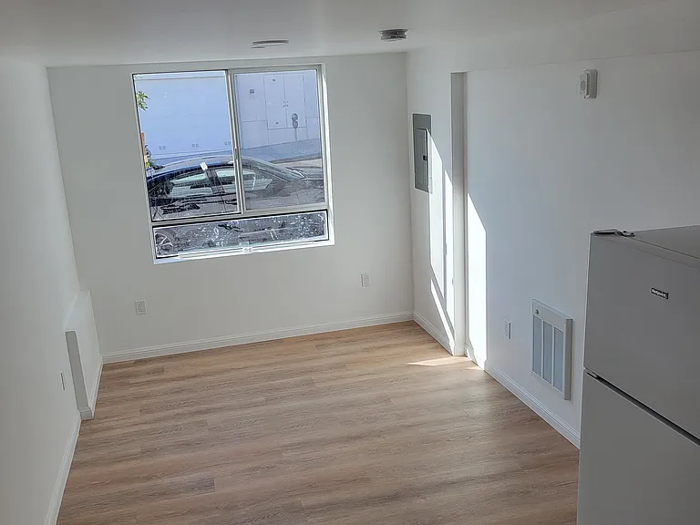 2400 17th Ave — Photo 8