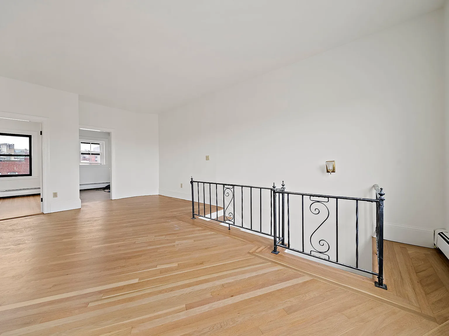 2 bed, 774 sqft, $3,200 — Photo 3