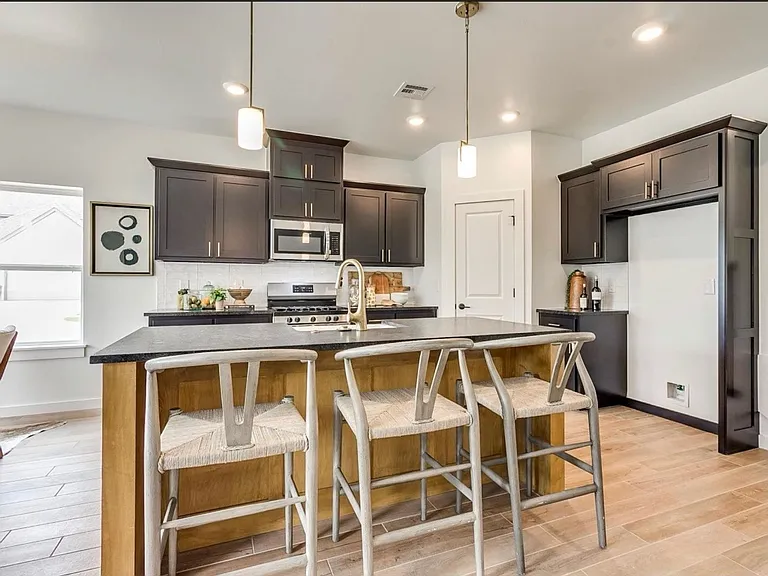 14500 Chambery Ct — Photo 3