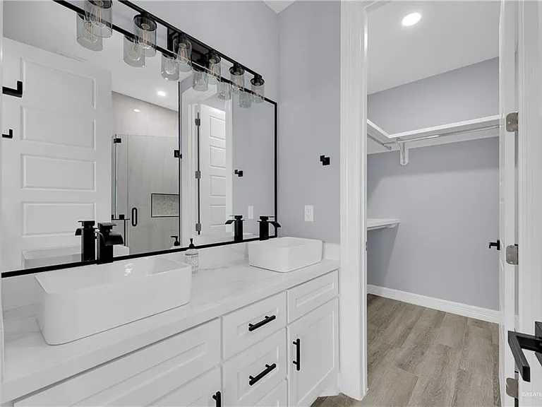 600 W Seminole Ave — Photo 9