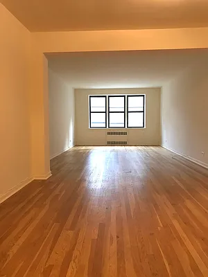 Rented by Kew Forest Realty Inc | media 12