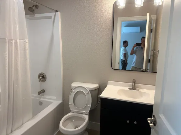 9667 Kent St, Elk Grove, CA 95624