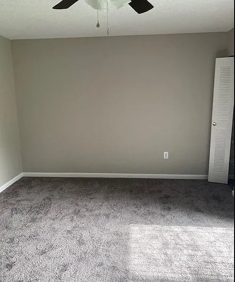 Spring Lake Apartments — Photo 36