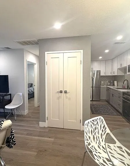 2801 N Los Felices Cir E #D107 — Photo 4