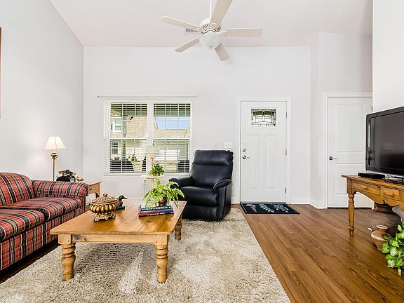 5th image of 703 Cumberland Meadows Cir