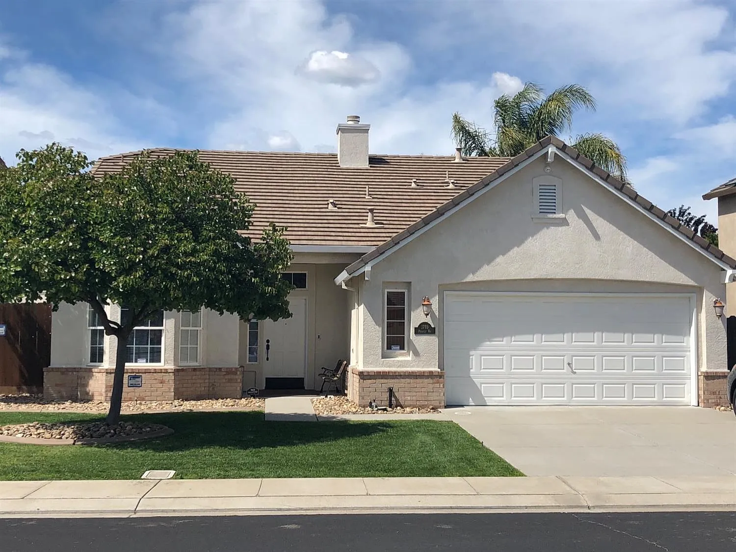 1769 Picadilly Way photo 1