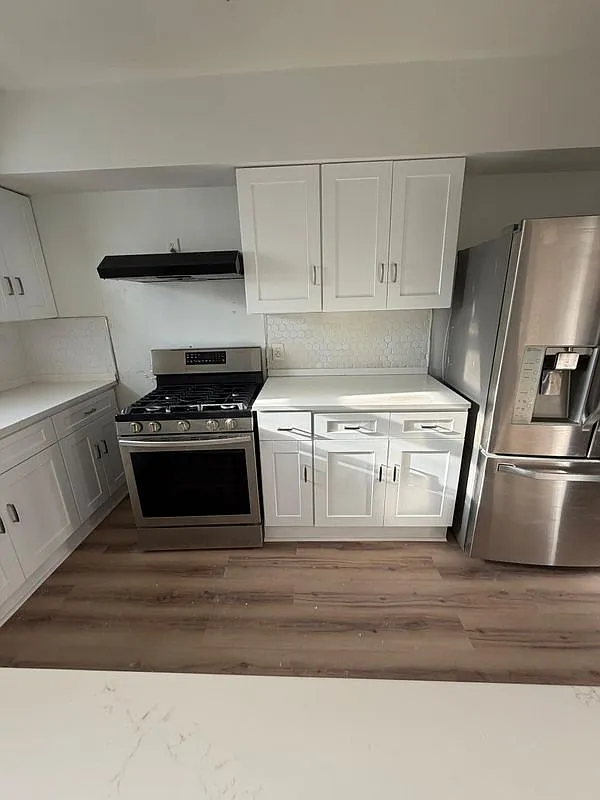 3 bed, 2.0 bath, 1000 sqft, $2,600 — Photo 1