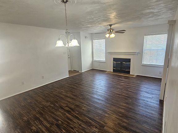 2nd image of 604 Spire Ct #604