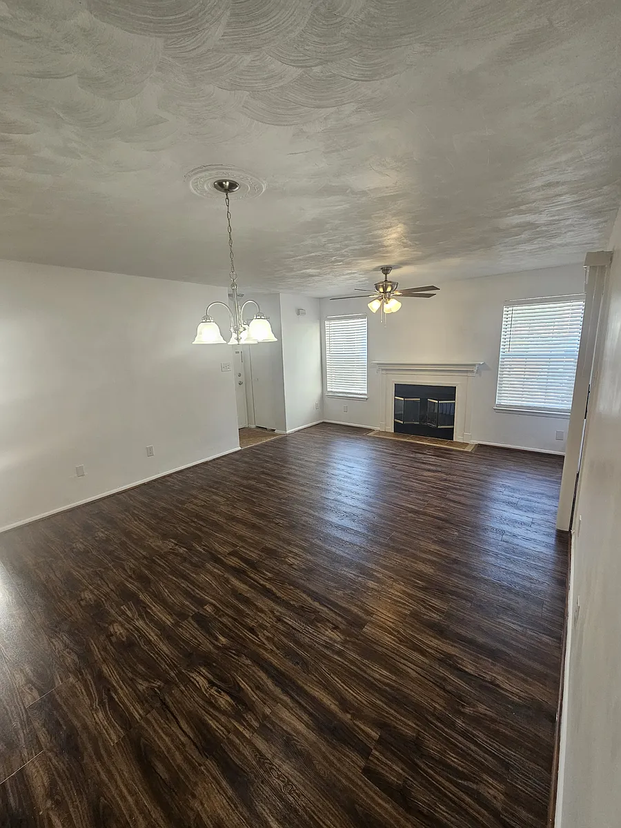 Building Photo - 604 Spire Ct #604