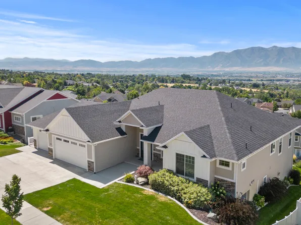 73 N Sherwood Dr, Providence, UT 84332