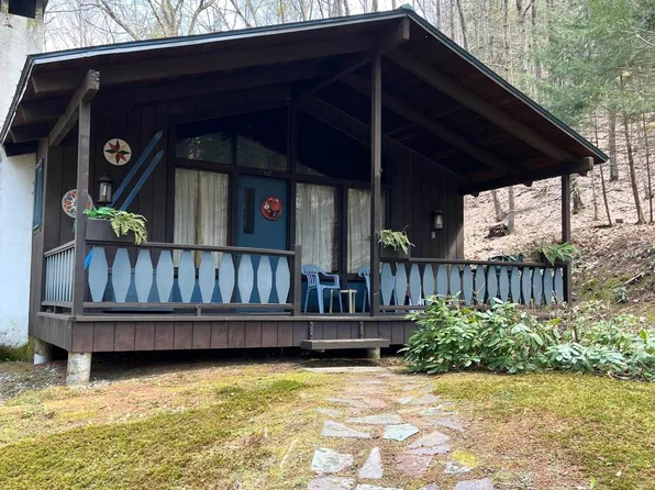 112 Harwood Place, Townshend, VT 05353