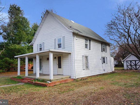 3rd image of 103 Chambers St
