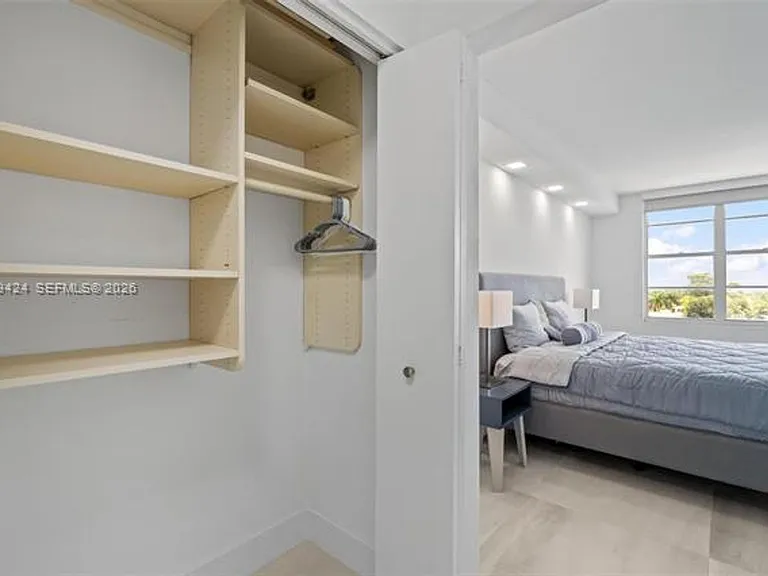 5700 Collins Ave #7J — Photo 19